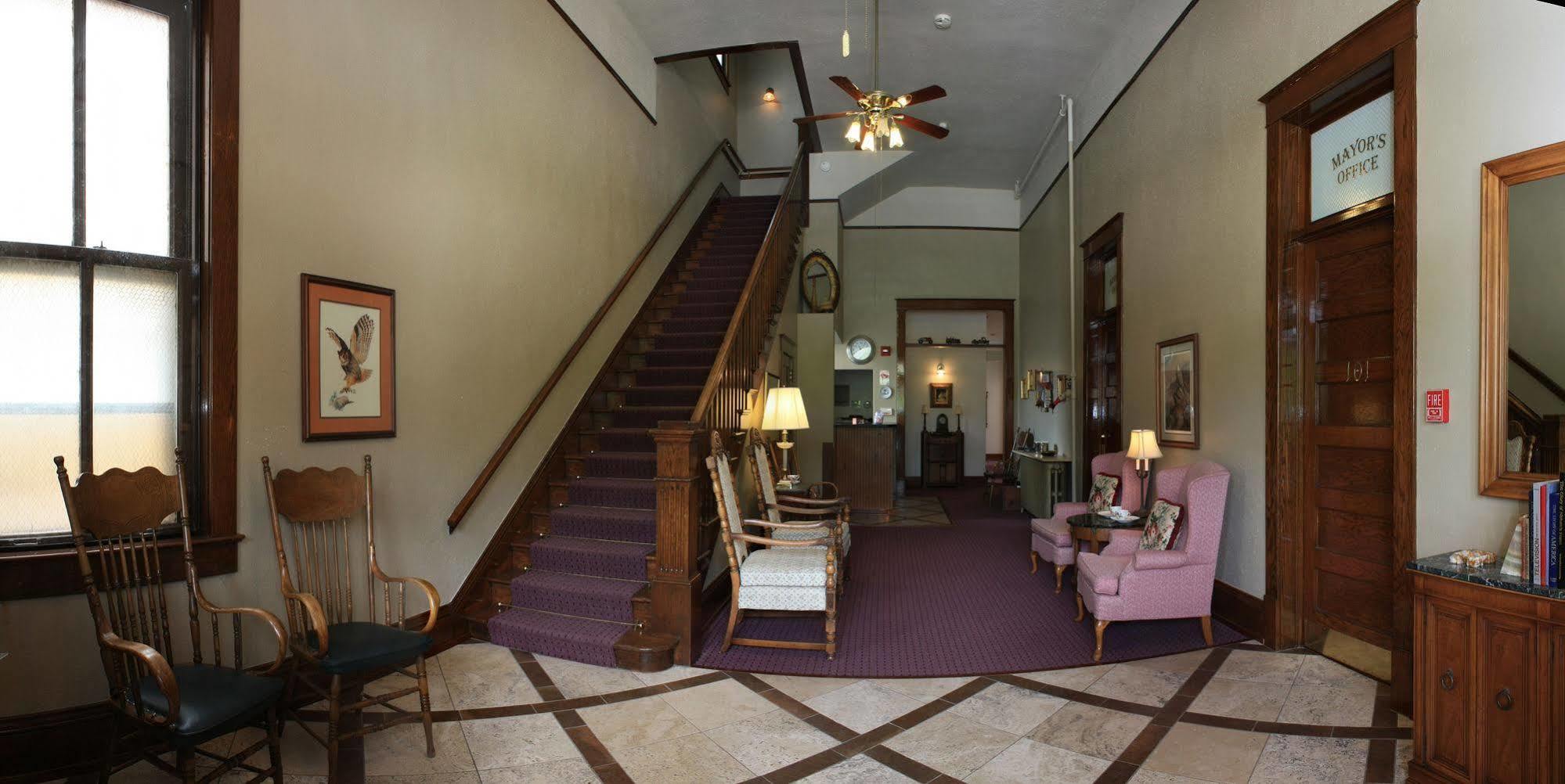 Town Hall Inn Lead Bagian luar foto