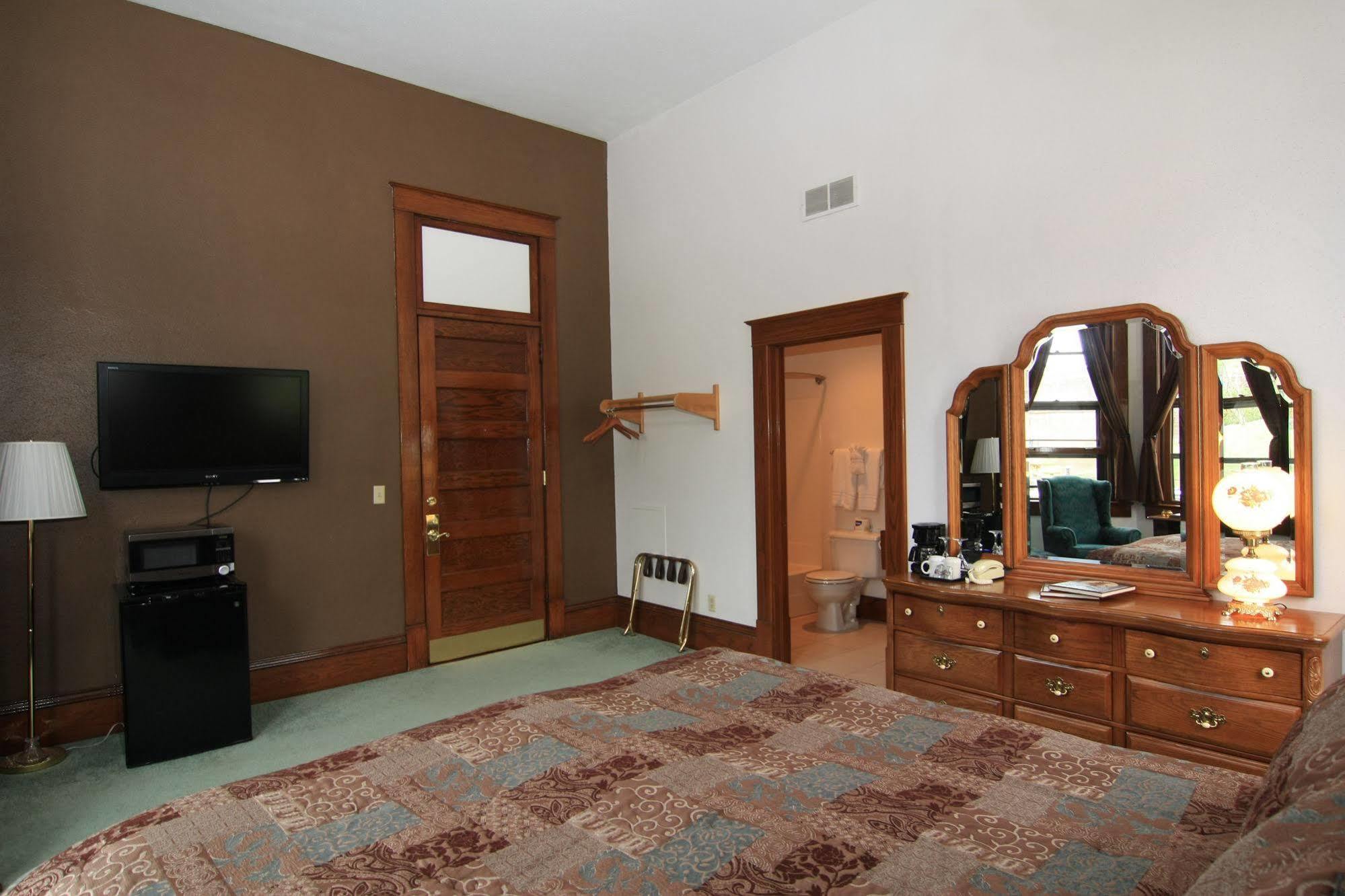Town Hall Inn Lead Bagian luar foto