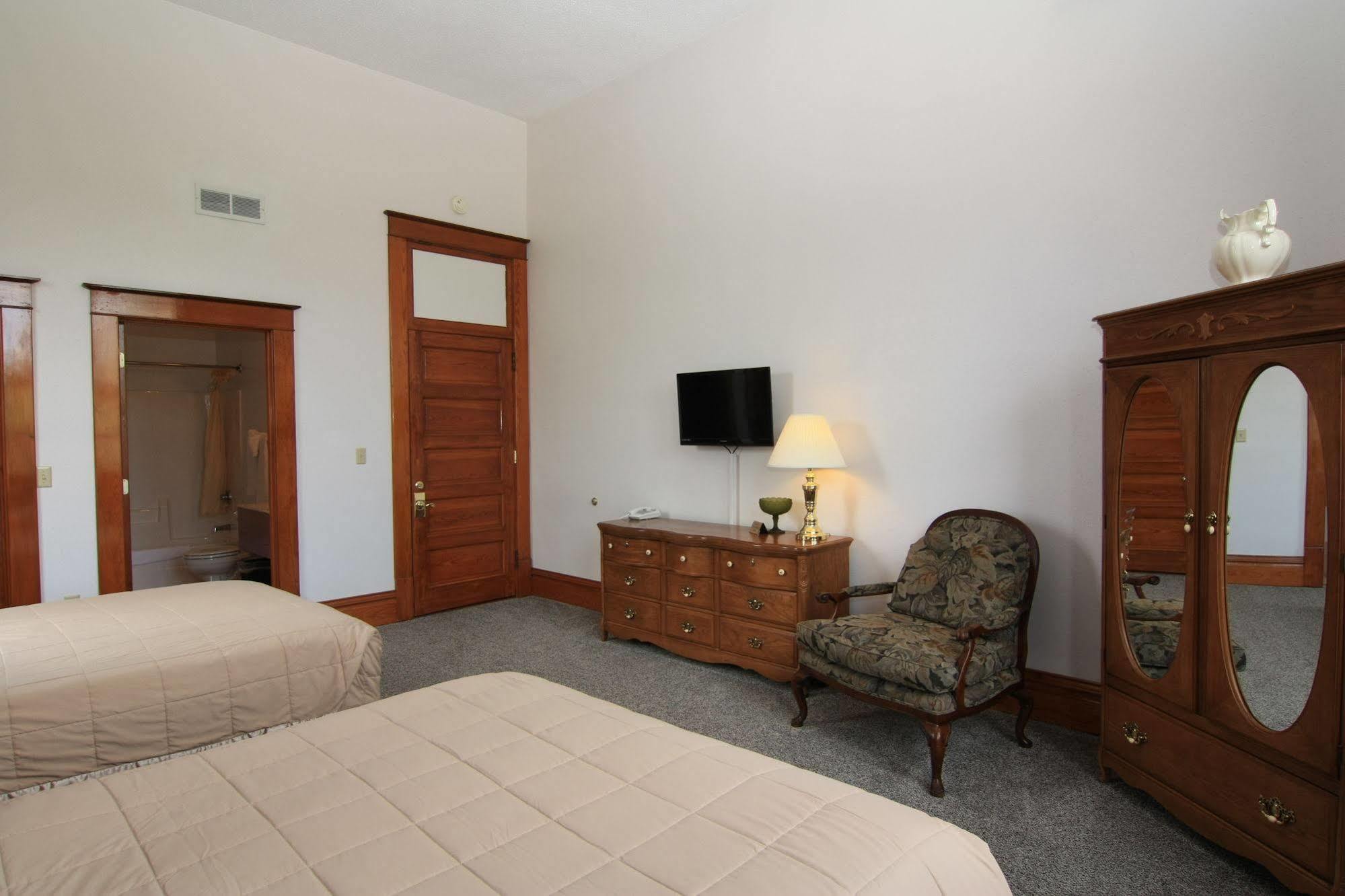 Town Hall Inn Lead Bagian luar foto